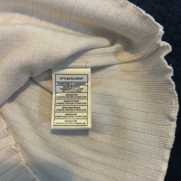 Steve Madden lettuce edge top, long sleeve mock neck - Picture 6 of 7